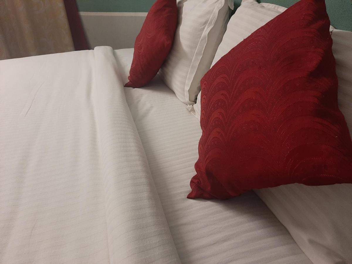 Cochin Airport Hotel Kochi Dış mekan fotoğraf